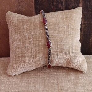 925 A Silver Marcasite Oval Garnet Bracelet